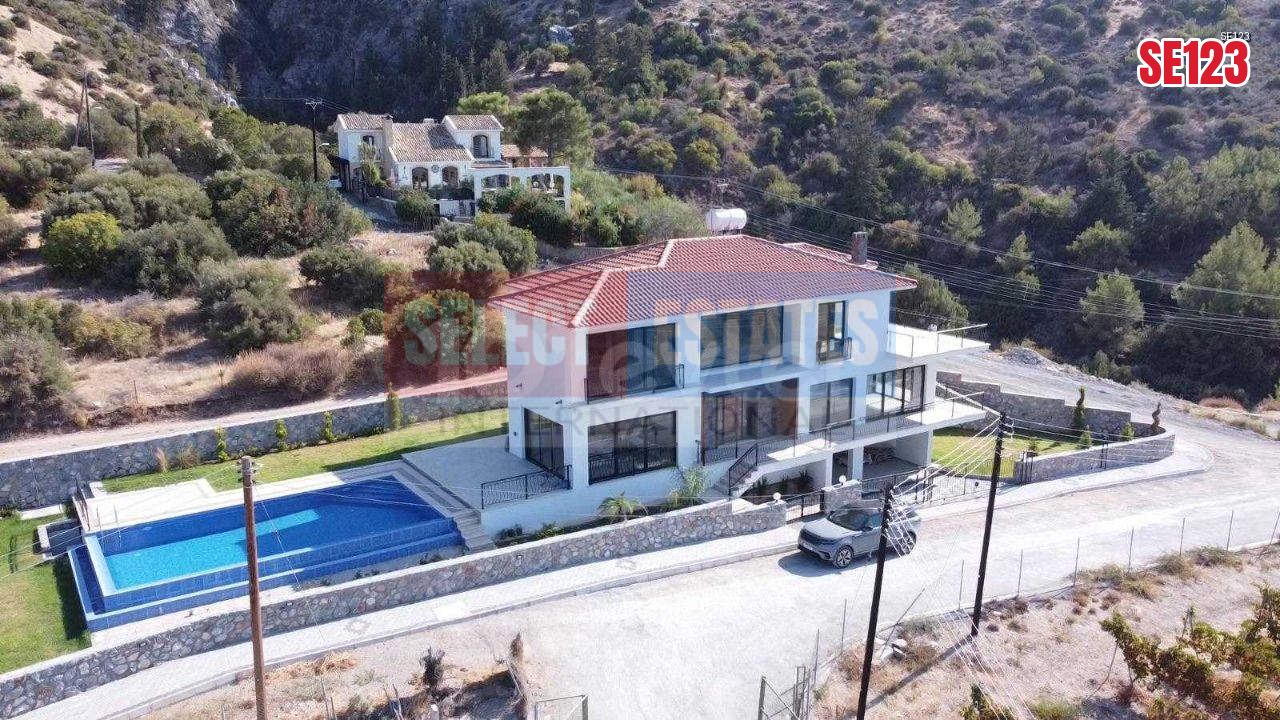 Luxury Villa with Vineyard Views and Infinity Pool in Ilgaz