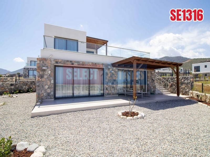 Küçük Erenköy'de Modern Deniz Villası Famagusta,