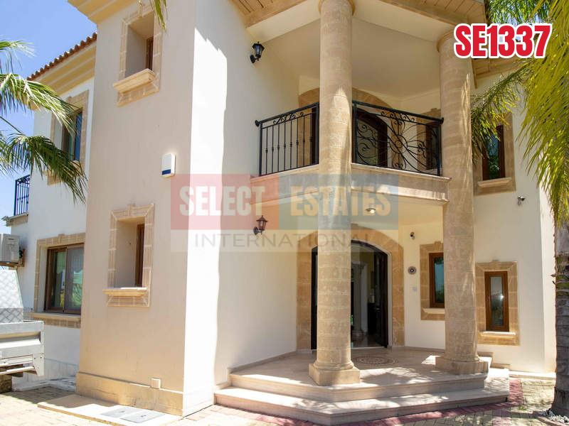 Bellapais Satılık Lüks 6+1 Villa | Özel Havuzlu | Deniz ve Dağ Manzaralı