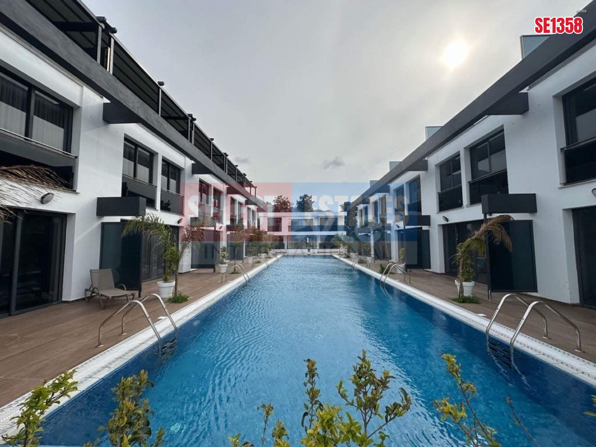 Town House  with Pool and Terrace in Karşıyaka