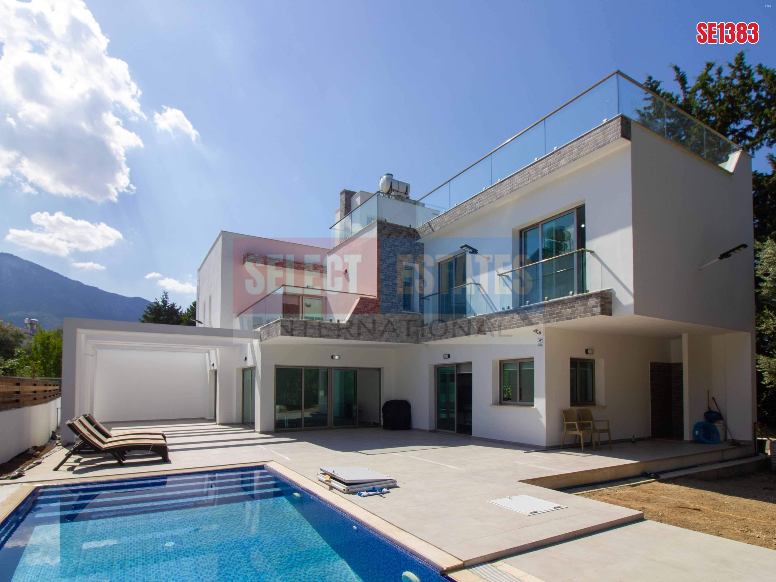 Ozanköy'de Modern Lüks Villa
