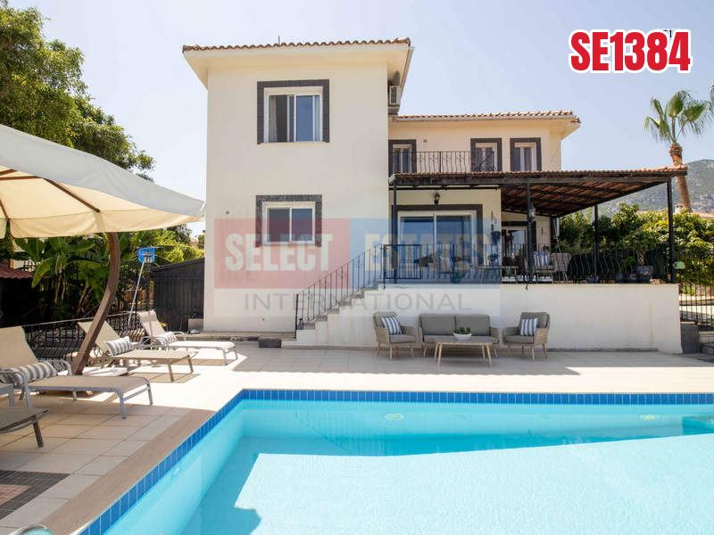 Arapköy'de Deniz Manzaralı Muhteşem Villa