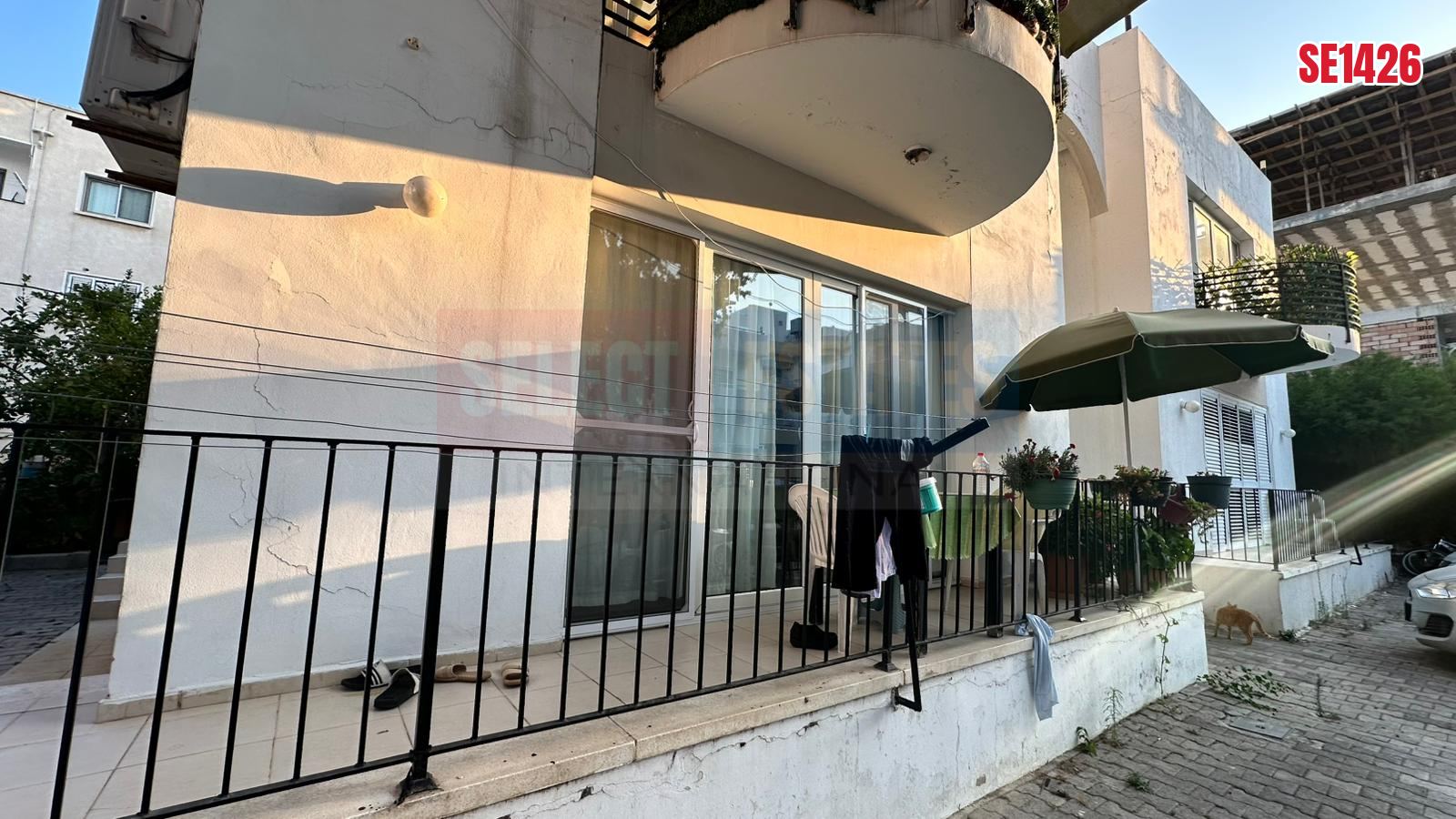 Spacious Furnished Apartment with a Garden