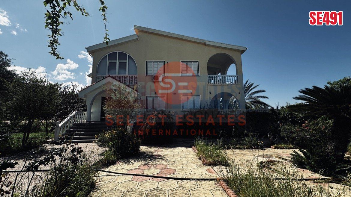 RARE RENOVATION PROJECT: LARGE DETACHED HOUSE ON 1,227M2 PLOT