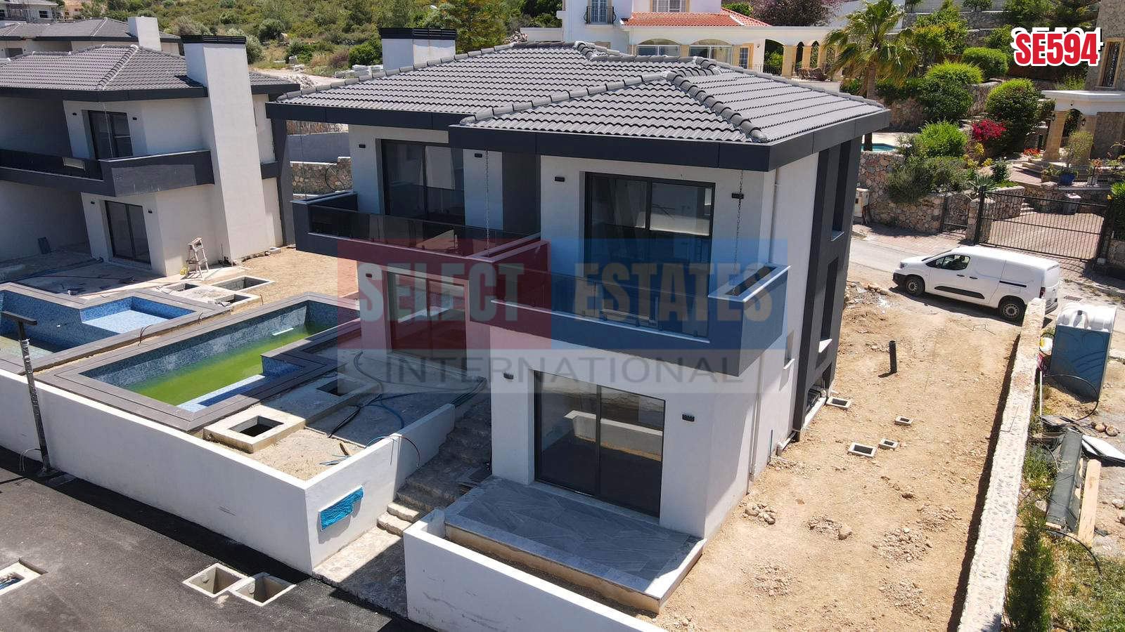 LUXURY VILLA WITH POOL IN ALSANCAK