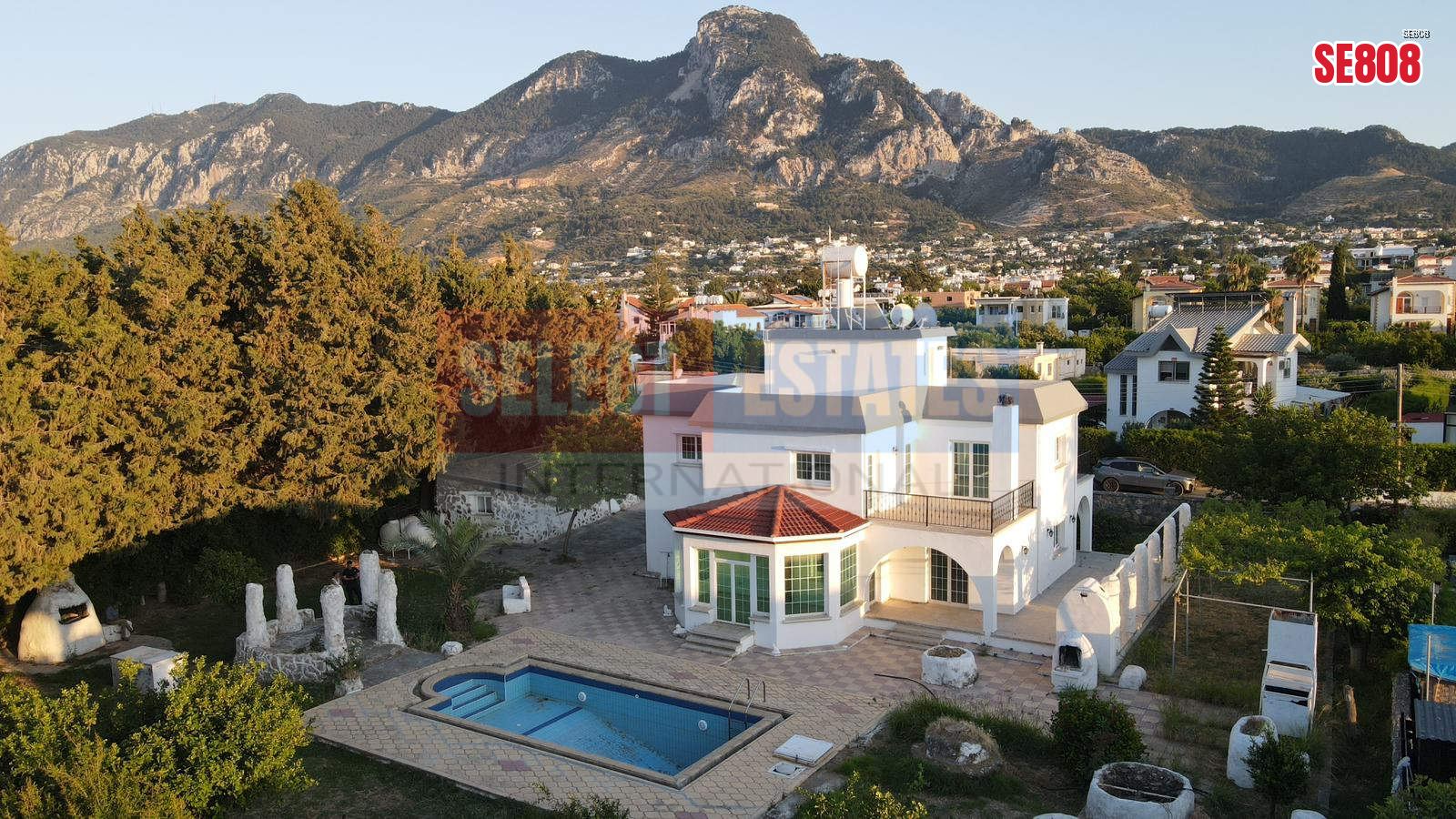 Luxury Villa with Pool in Karşıyaka, Kyrenia