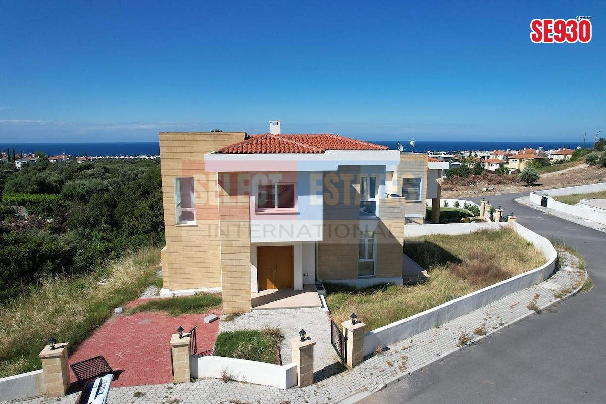 Alsancak'ta Deniz Manzaralı Villa