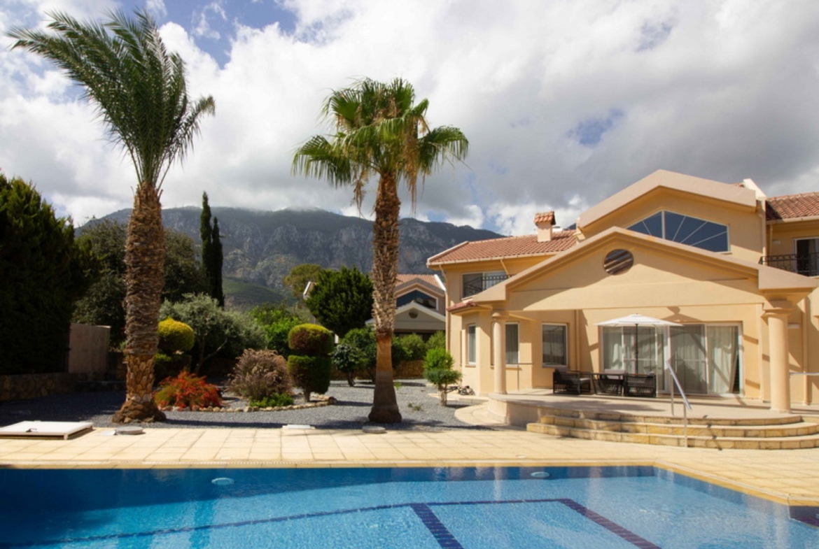 Property for Sale North Cyprus, Luxury Villa38