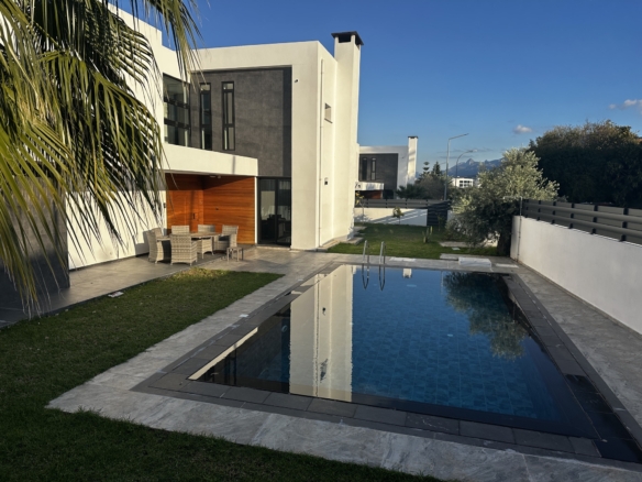 Modern 4-bedroom villa with private pool for rent in Edremit Kyrenia.